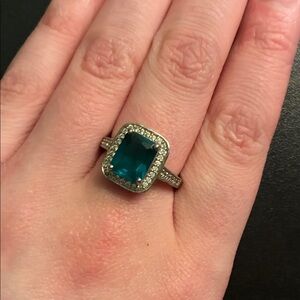 Woman’s ring size 7 or 8